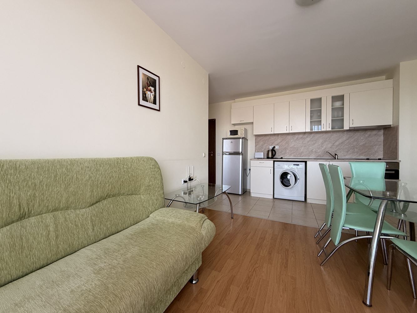 Geräumige Wohnung mit zwei Schlafzimmern in Sonnenstrand – Panoramablick und ruhige Lage