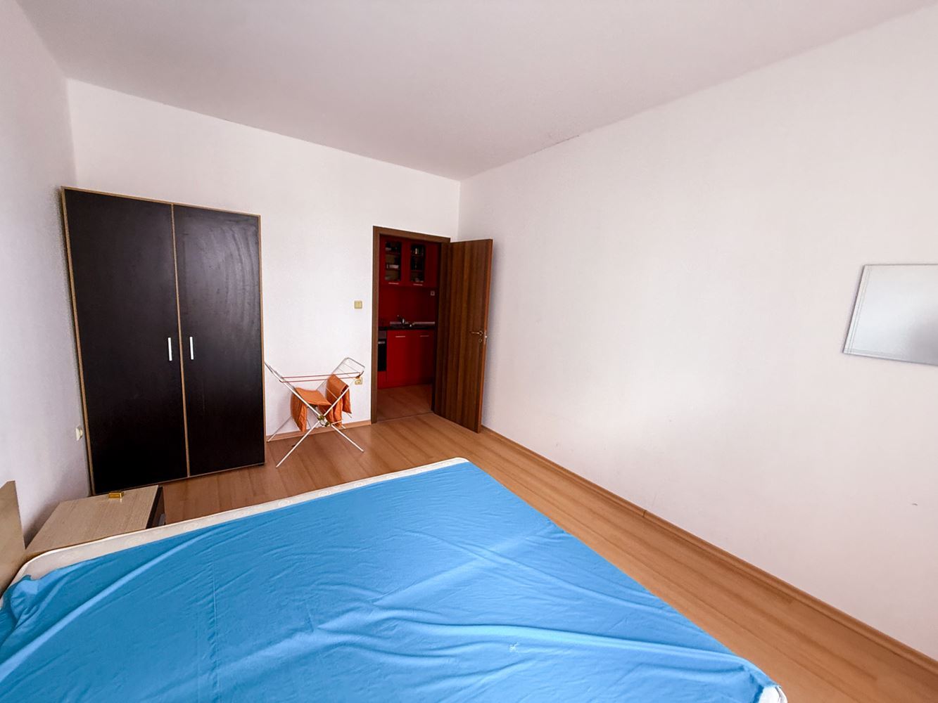 3-Zimmer-Wohnung mit Poolblick in einem gepflegten Komplex nahe Sonnenstrand
