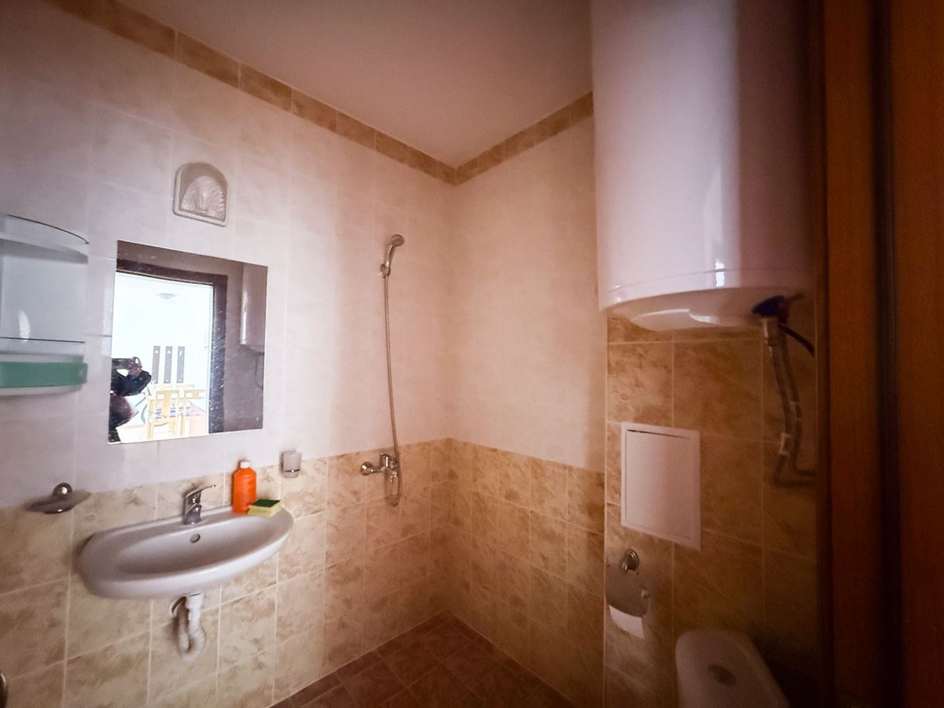 3-Zimmer-Wohnung mit Poolblick in einem gepflegten Komplex nahe Sonnenstrand