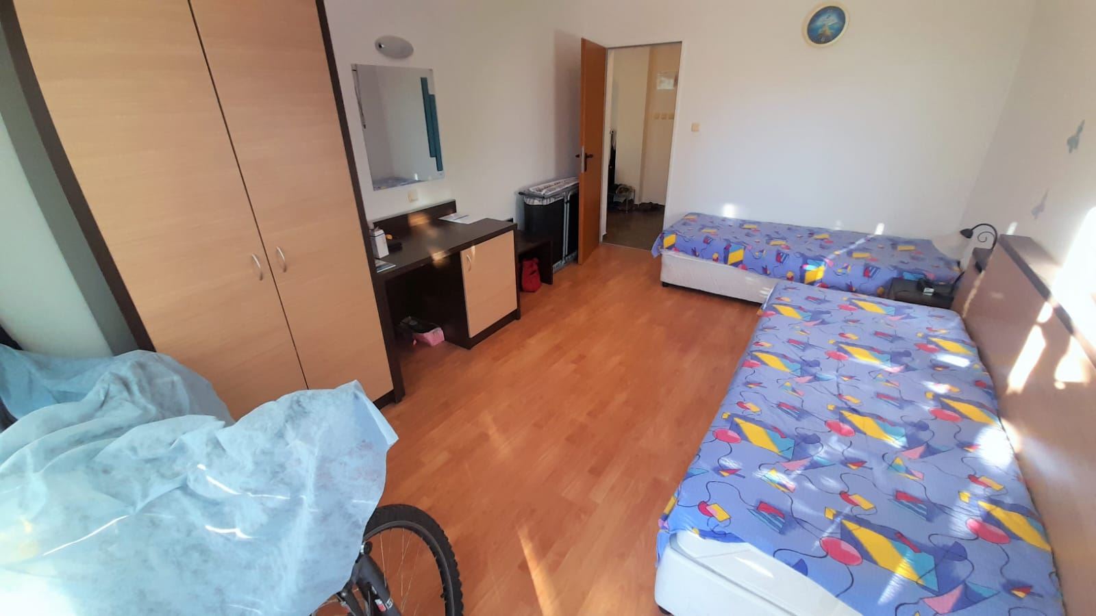 Komfortable Wohnung mit einem Schlafzimmer in einer ganzjährig geöffneten Wohnanlage mit Parkplatz im Stadtteil Sarafovo