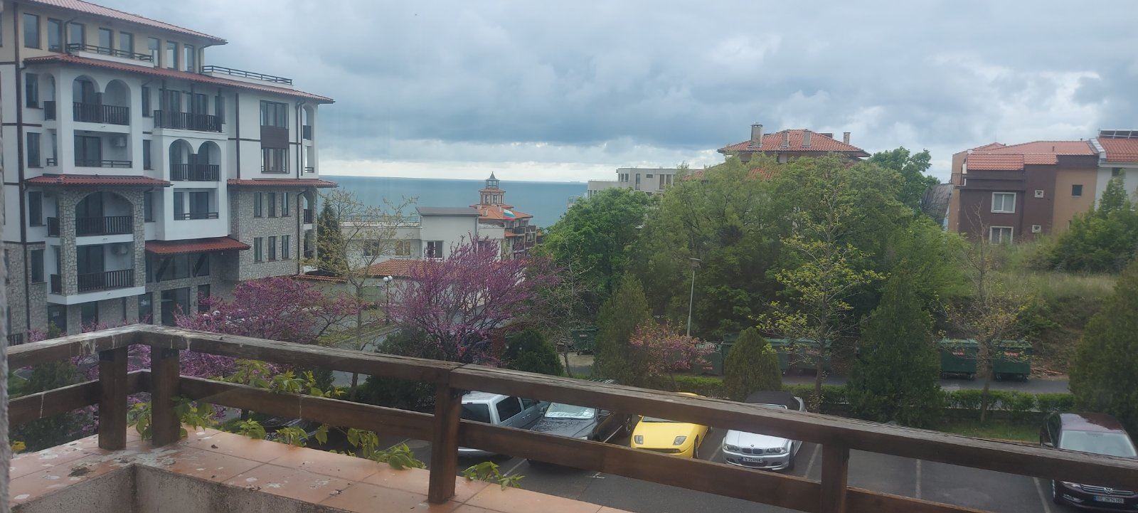 Geräumige Wohnung mit Meerpanorama in Sveti Vlas – Komfort, Grünflächen und prestigeträchtige Lage