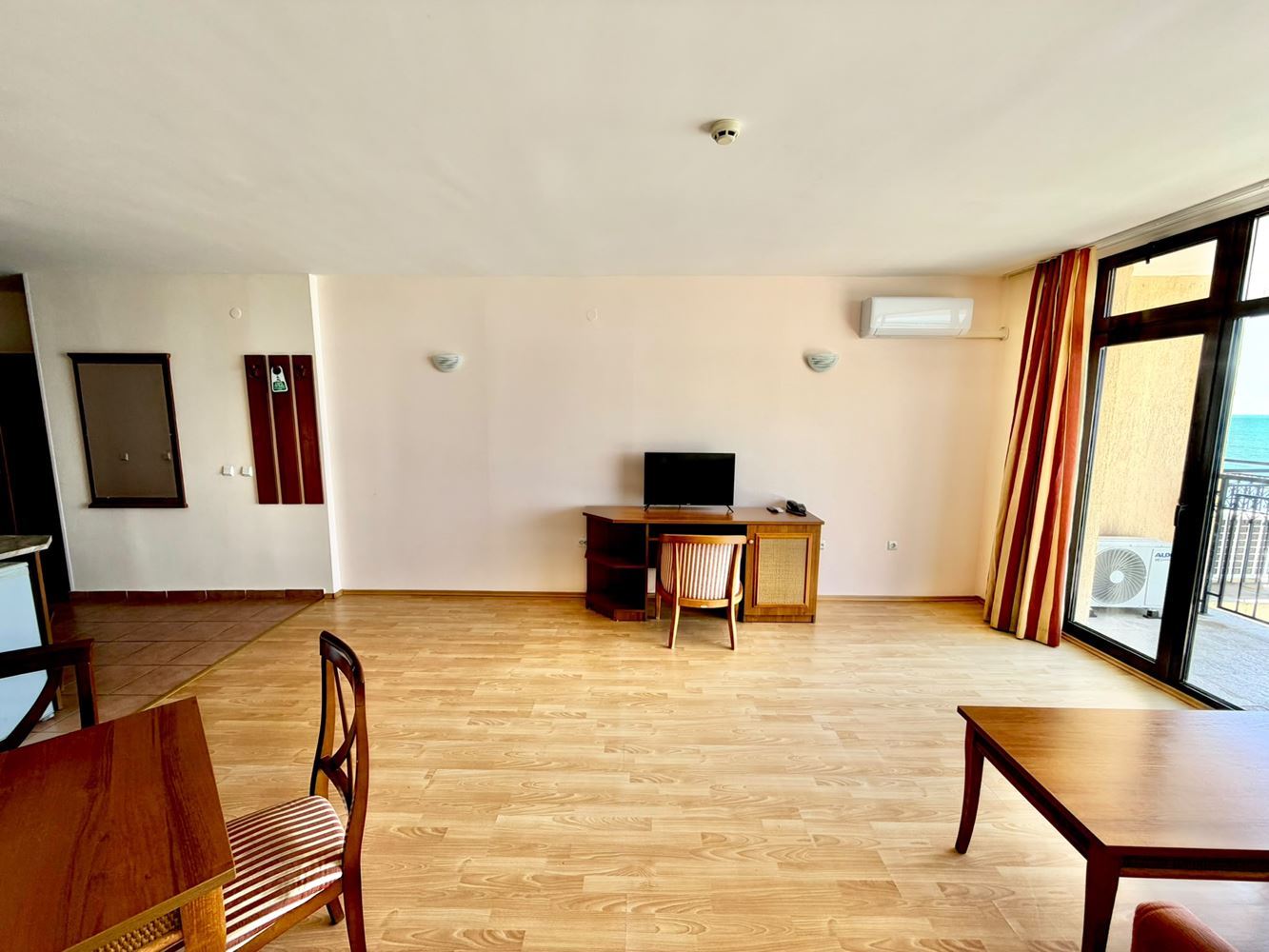 2-Zimmer-Wohnung mit Panoramablick auf das Meer in erster Meereslinie in Sveti Vlas