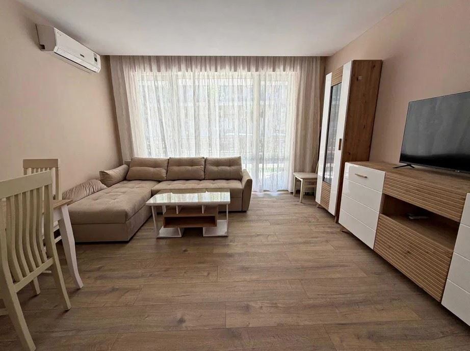 Wohnung in erster Meereslinie in Elenite – umfassende Renovierung, Haushaltsstrom und direkter Zugang zum Strand