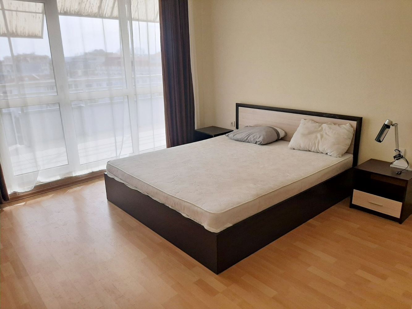 Geräumige 2-Zimmer-Wohnung mit Poolblick in Sonnenstrand