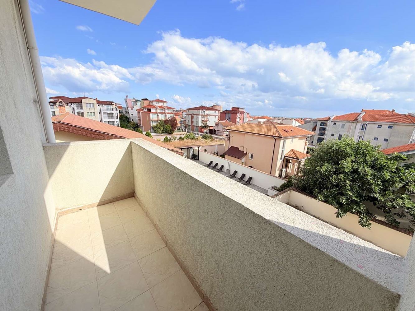 Drei-Zimmer-Wohnung in Ravda mit Meerblick und ohne Instandhaltungsgebühr! 