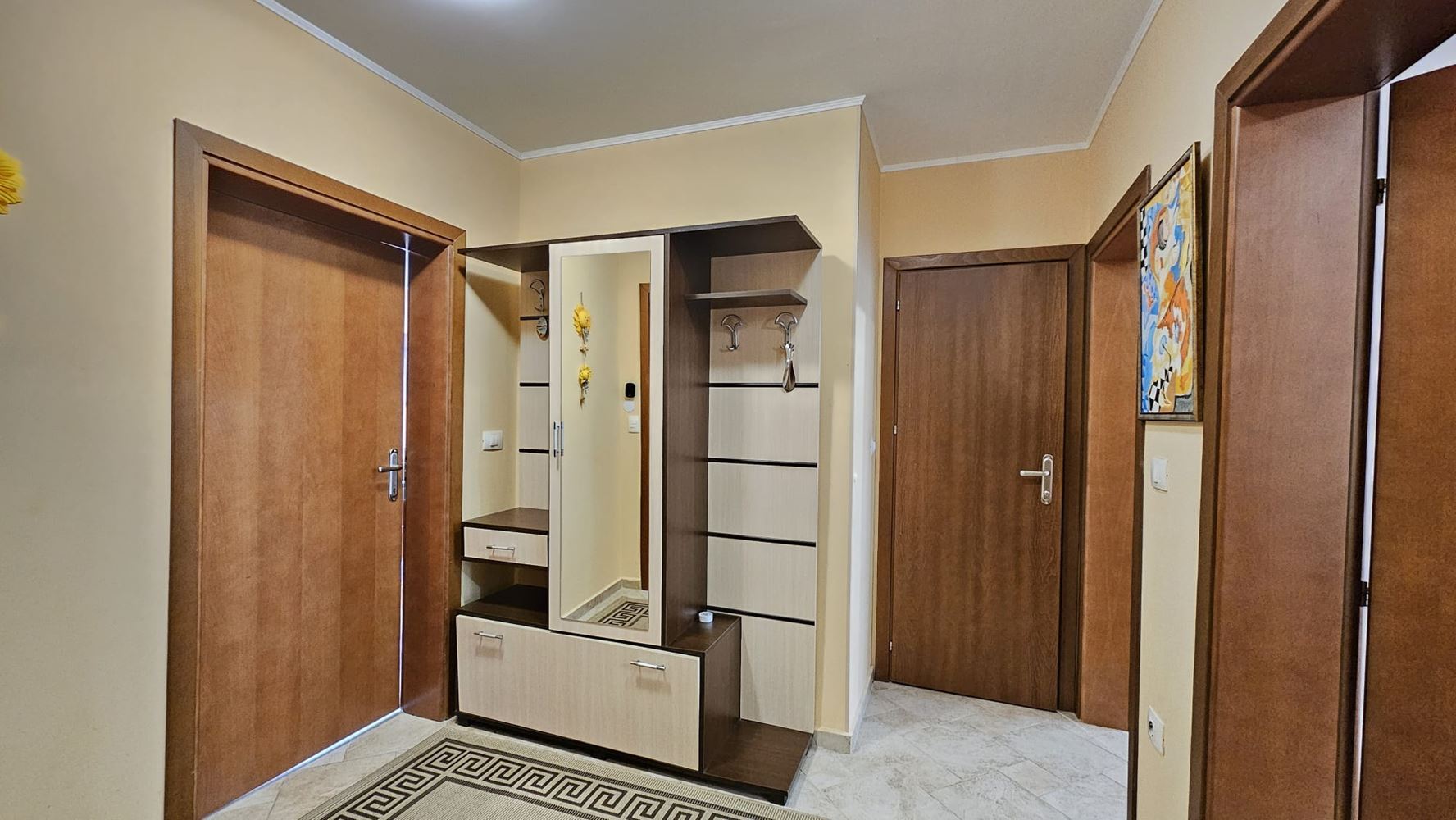 Geräumige 3-Zimmer-Wohnung in erster Meereslinie mit Privatstrand in Sveti Vlas
