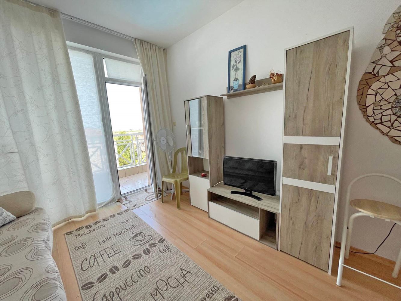 Zweizimmerwohnung mit Poolblick in Sonnenstrand in einem Komplex mit reichhaltiger Infrastruktur
