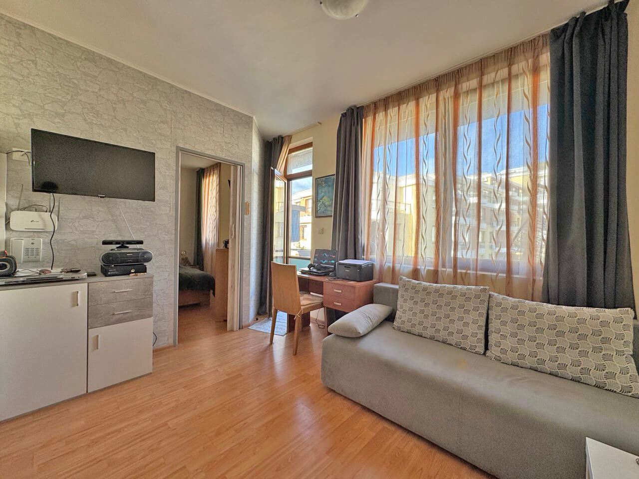 2-Zimmer-Wohnung in einem Komplex mit maritimer Atmosphäre in erster Meereslinie in Sweti Wlas