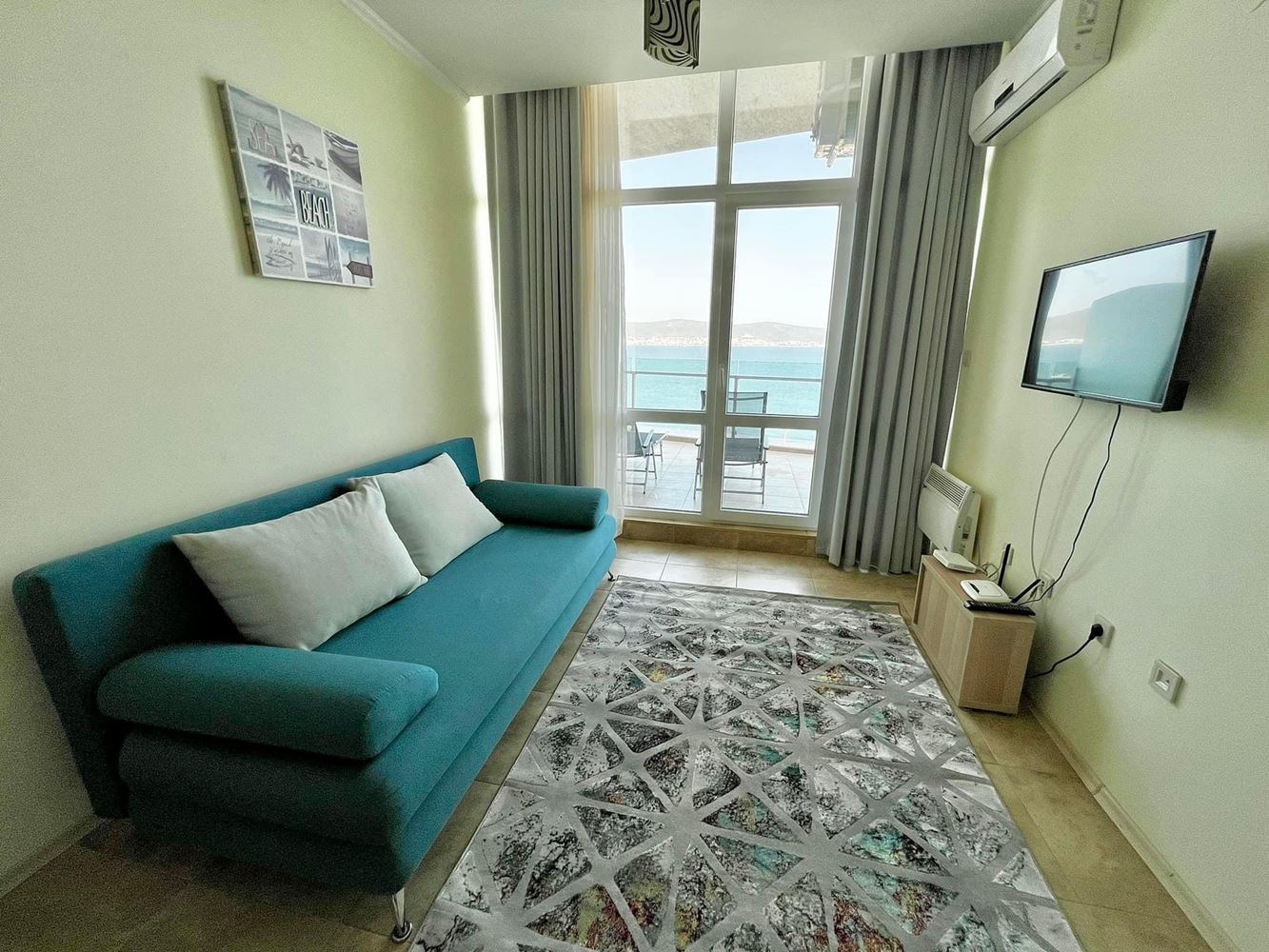 Zweizimmerwohnung in erster Meereslinie mit Meerblick in Nessebar, 500 m von der Altstadt entfernt