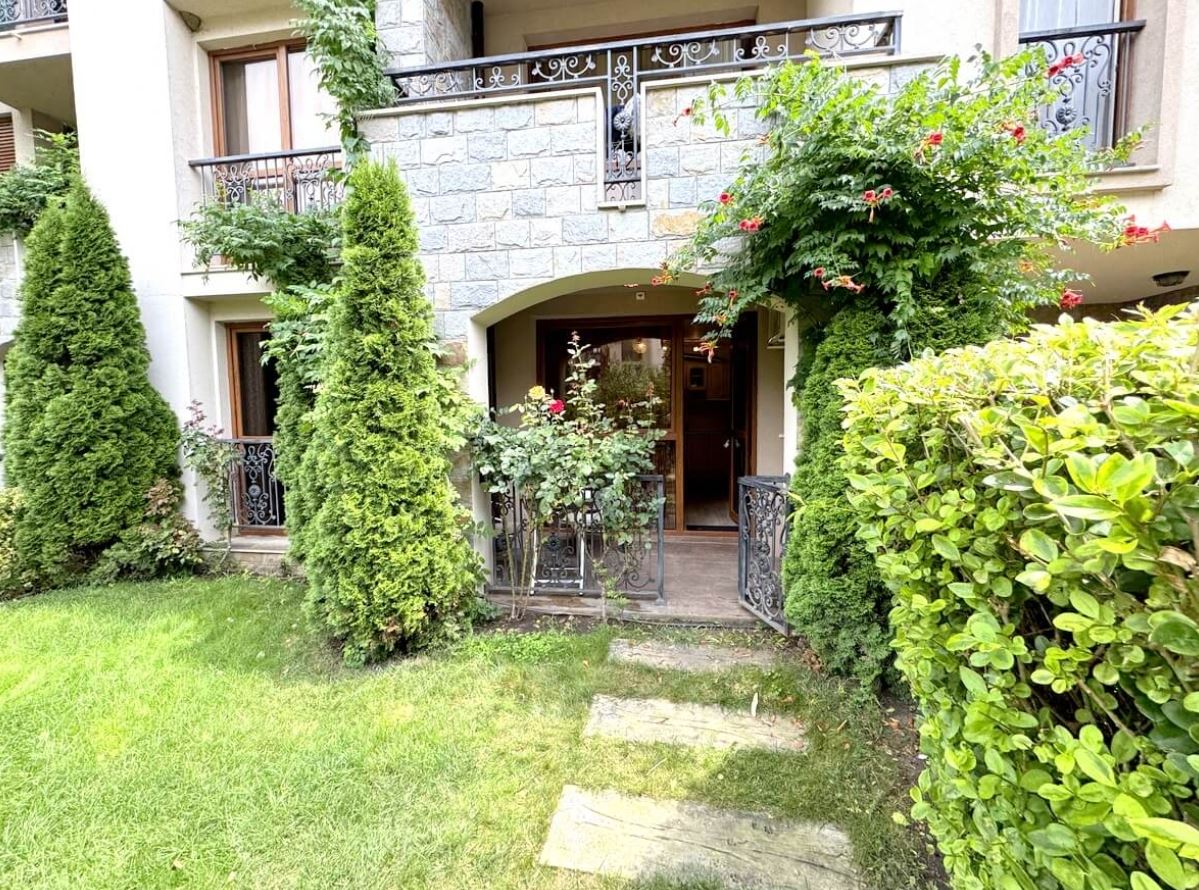Stilvolles Studio mit Zugang zum Innenhof in einer luxuriösen Wohnanlage in Sonnenstrand