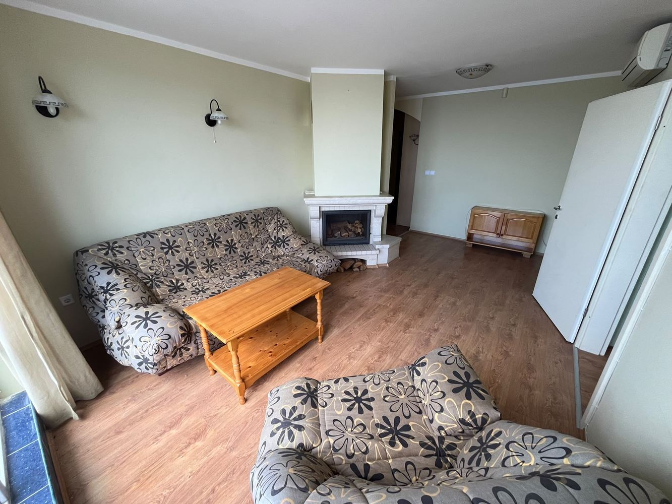 Wohnung mit zwei Schlafzimmern in erster Linie in Pomorie mit beeindruckendem Meerblick
