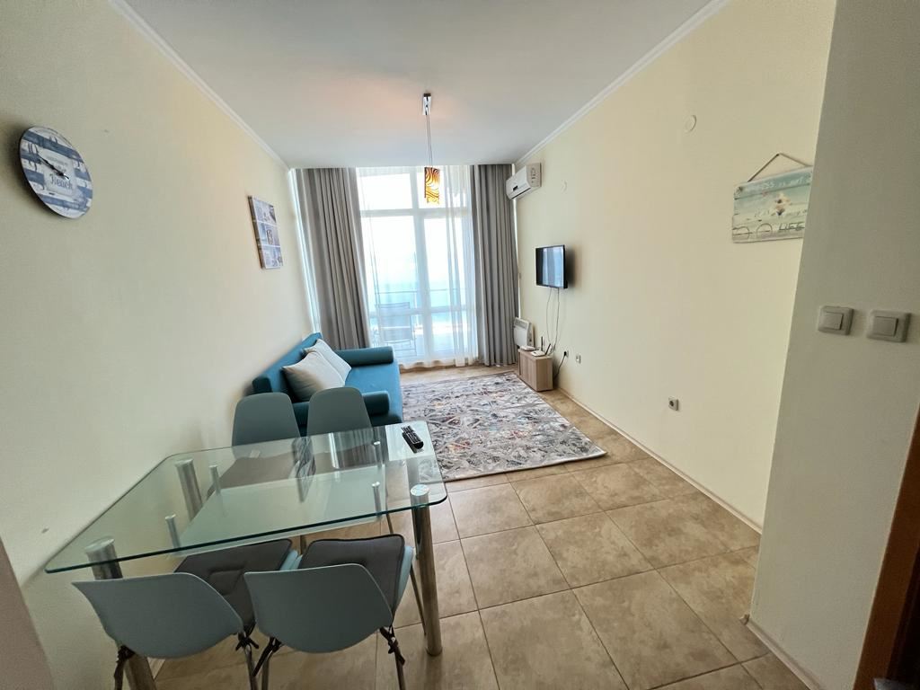 Zweizimmerwohnung in erster Meereslinie mit Meerblick in Nessebar, 500 m von der Altstadt entfernt
