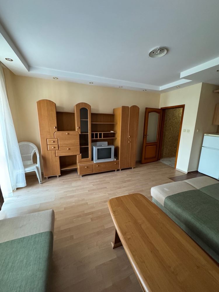 Geräumiges Studio mit Poolblick in Sonnenstrand – Haushaltsstrom und ausgezeichnete Infrastruktur