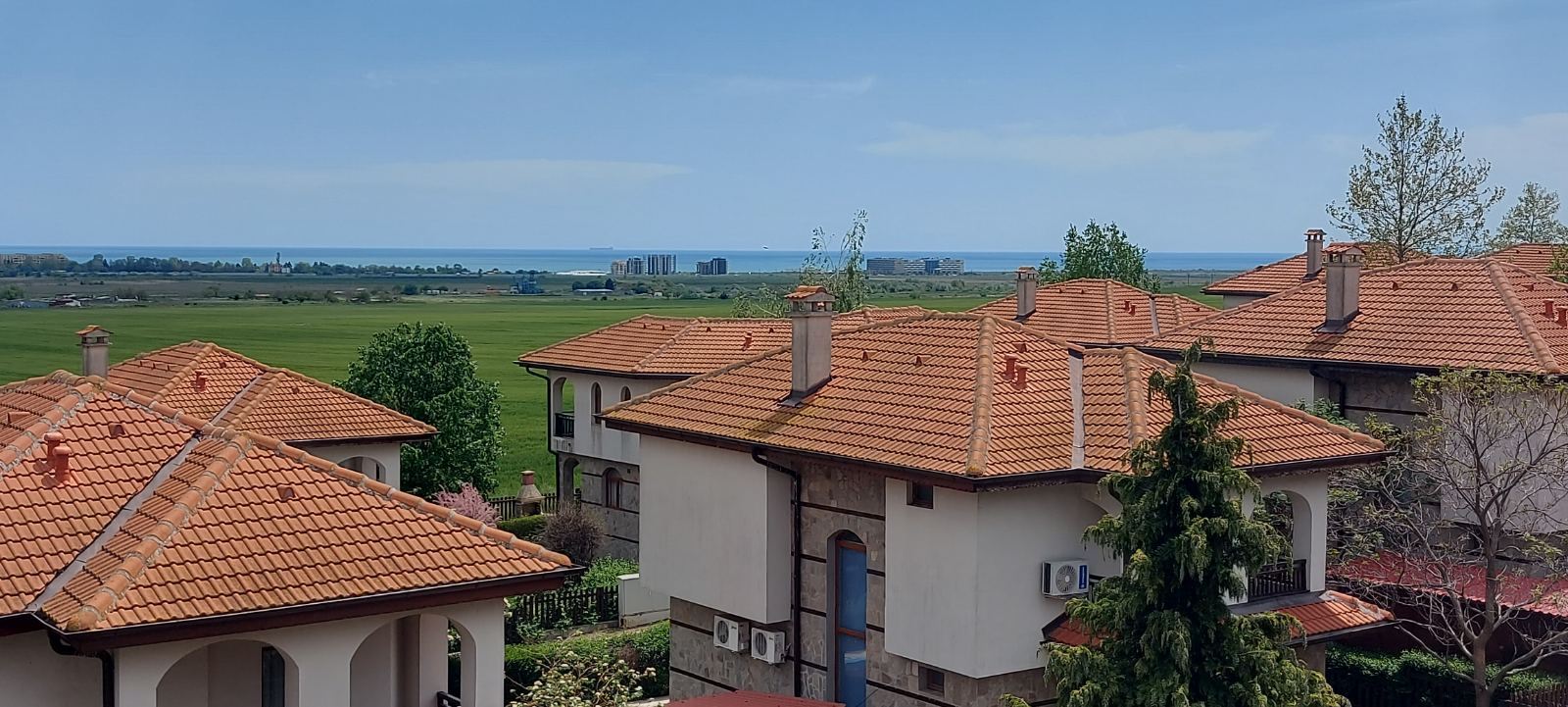 2-Zimmer-Wohnung mit Panoramameerblick in Aheloy – Komfort, Raum und Ruhe