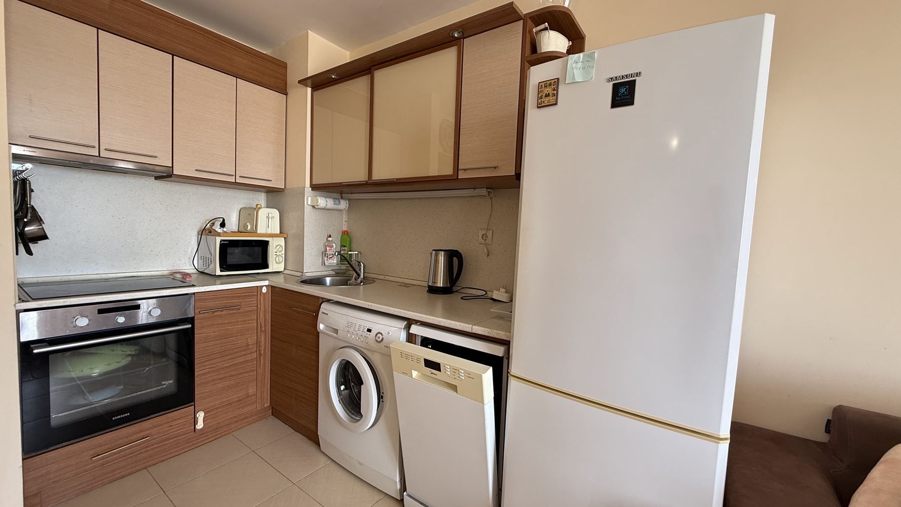 Geräumige 3-Zimmer-Wohnung mit Meerblick und niedrigen Betriebskosten in Sweti Wlas