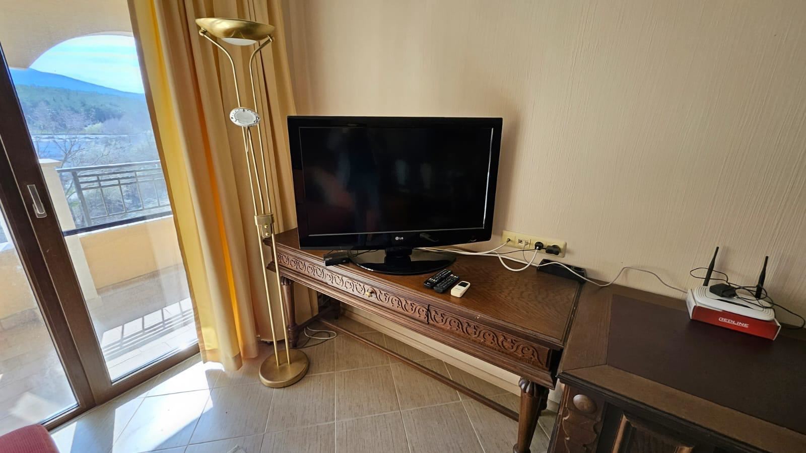 Geräumige Einzimmerwohnung in erster Meereslinie in Zarewo mit vollständiger Möblierung