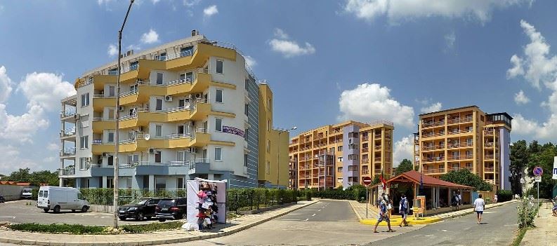 Geräumige Drei-Zimmer-Wohnung in Nessebar mit niedriger Jahresgebühr und kostenlosem Parkplatz
