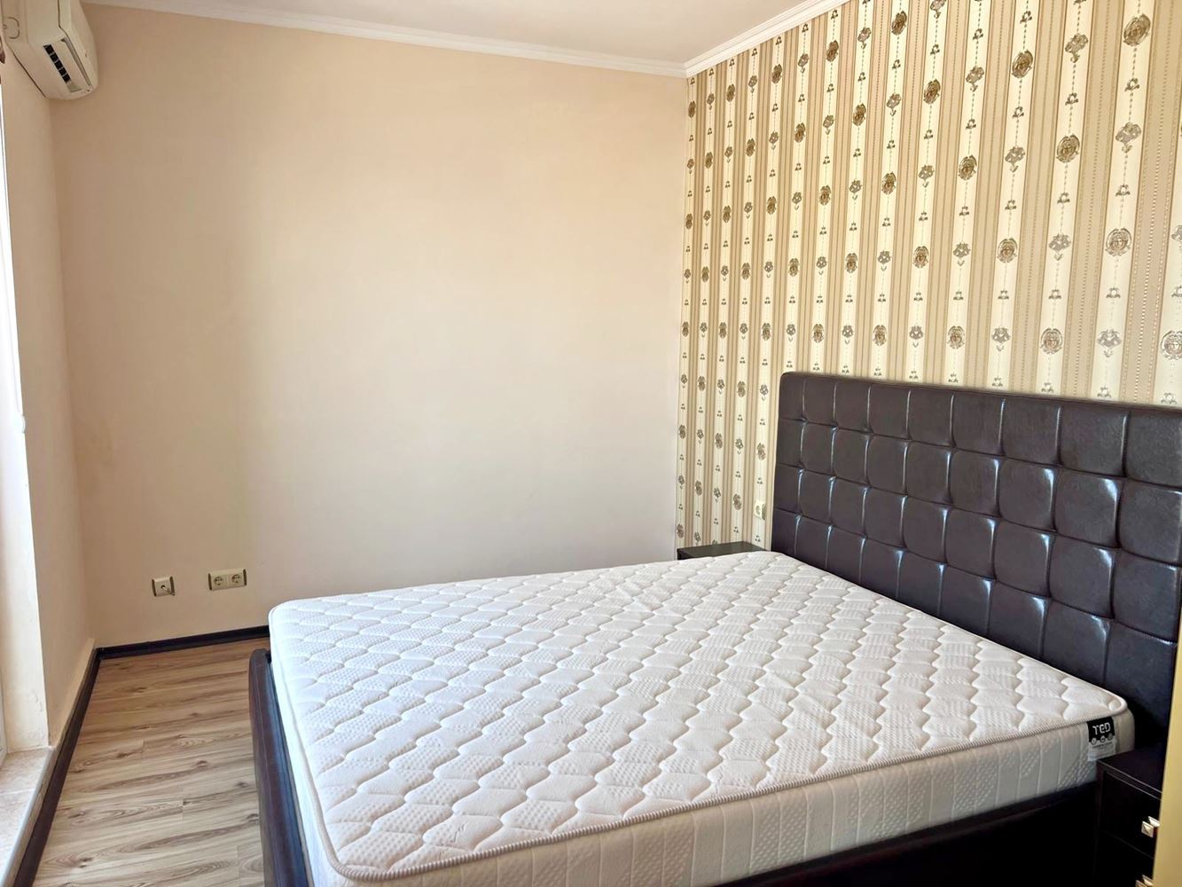 Zweizimmerwohnung mit Panoramablick auf das Meer in erster Meereslinie – geräumige Wohnung in Sonnenstrand