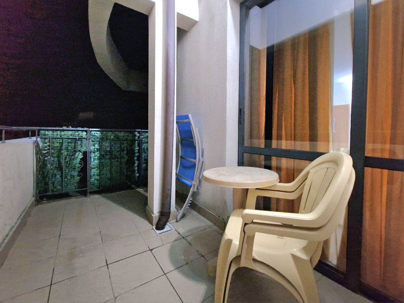 Panoramastudio im obersten Stockwerk am Sonnenstrand – Ruhe, Raum und ein Gefühl von Freiheit