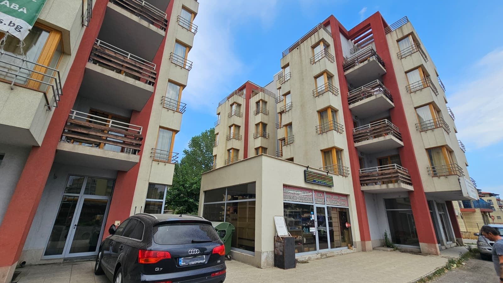 Wohnung mit zwei Schlafzimmern ohne Wartungsgebühr, direkt neben einem Supermarkt