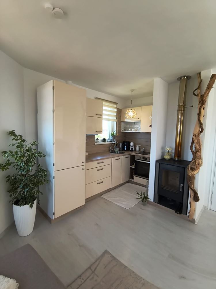 Renovierte Zwei-Schlafzimmer-Wohnung mit Panoramablick in einer modernen Anlage nahe Sonnenstrand