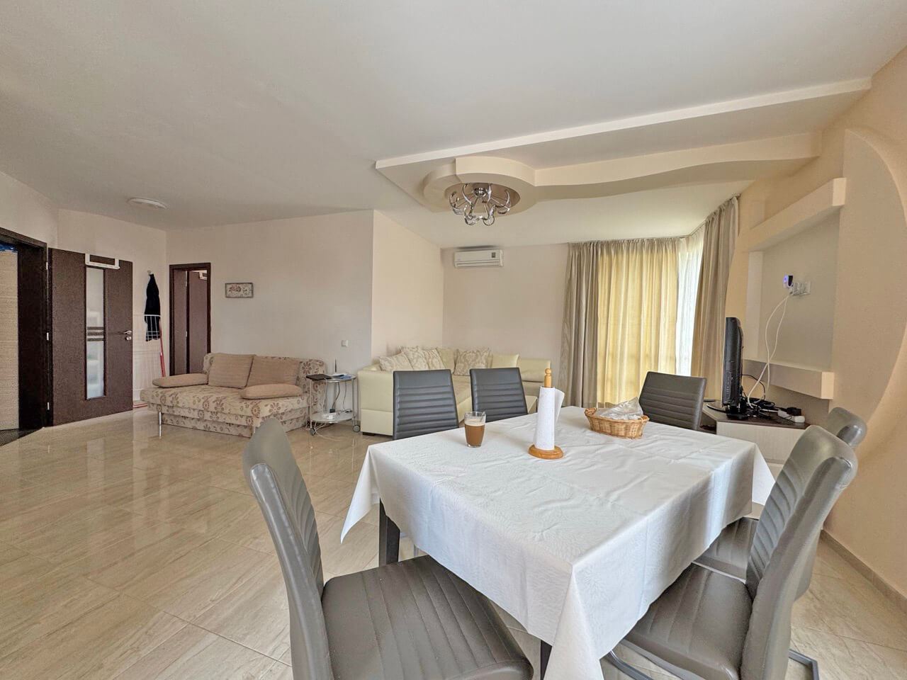 Zwei-Zimmer-Wohnung in Sunny Beach – voll möbliert, mit Pool und hervorragendem Investitionspotenzial