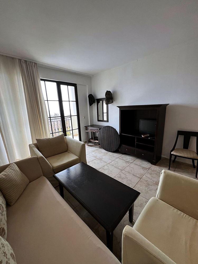 Luxuriöse Drei-Zimmer-Wohnung mit Panoramablick auf das Meer und den Pool – erste Meereslinie in Obzor!