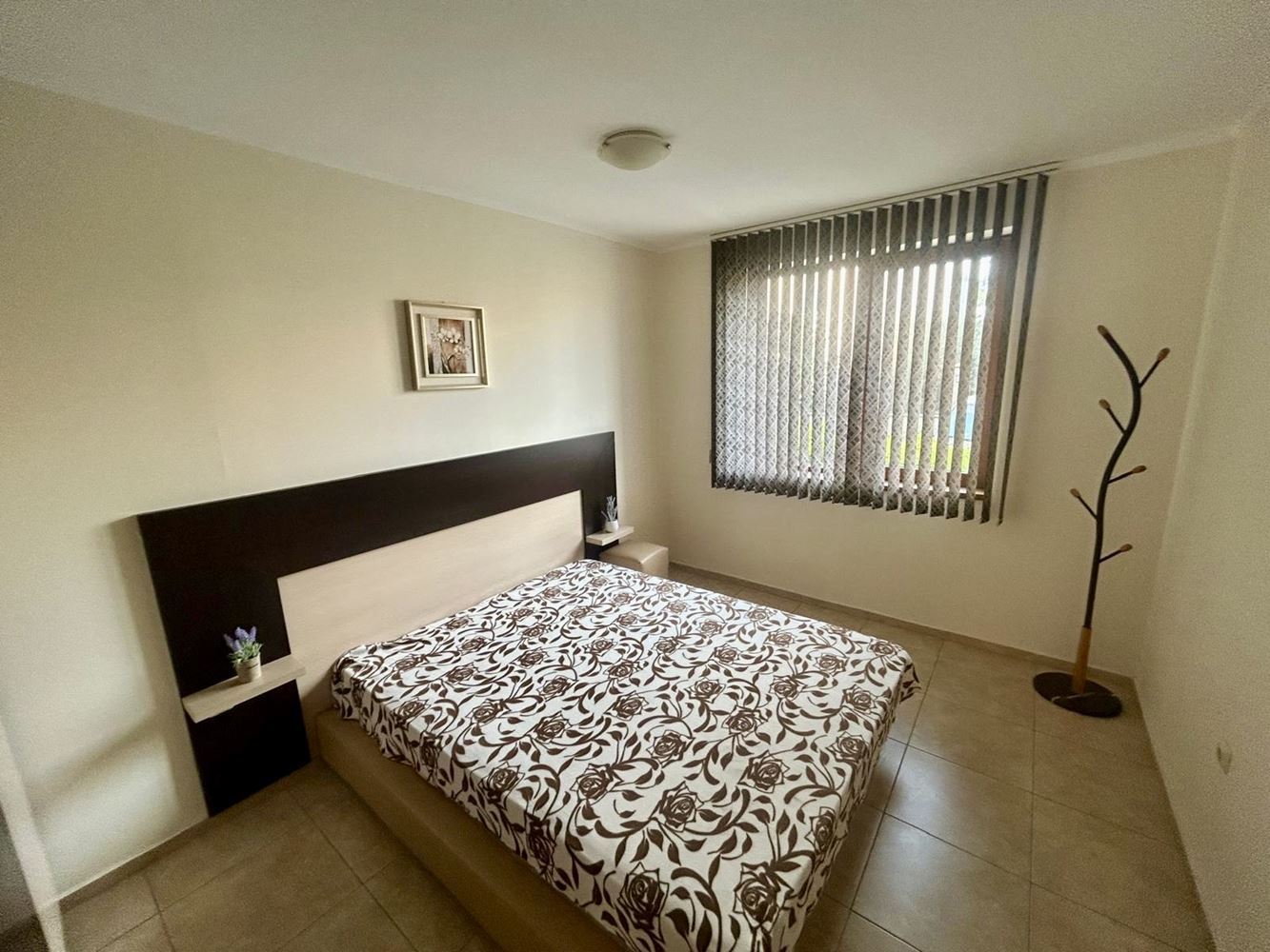 Geräumige Drei-Zimmer-Wohnung mit Poolblick und hervorragenden Annehmlichkeiten in Nessebar