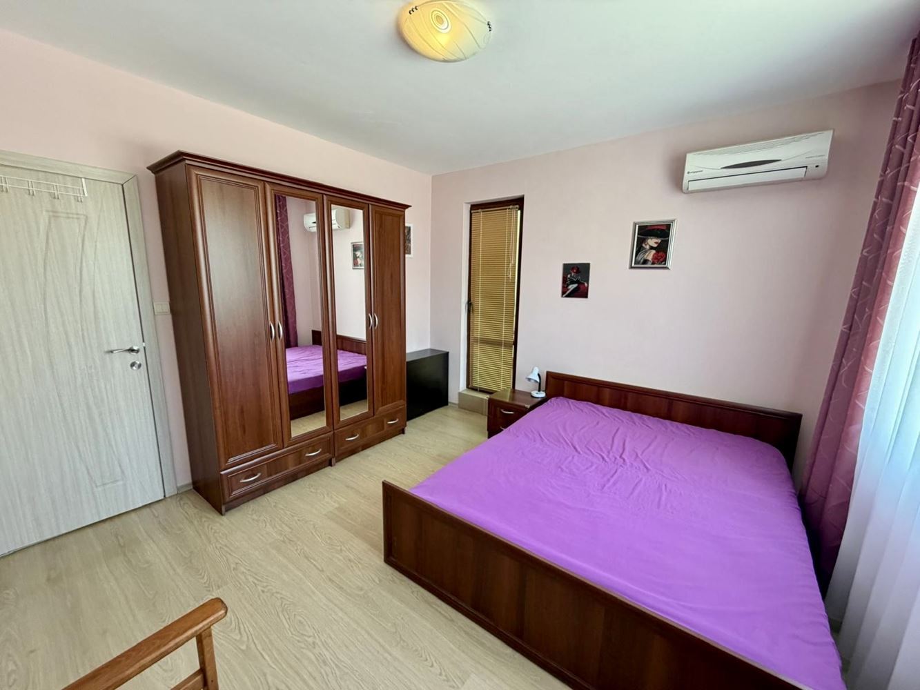 Sarafovo – Geräumige Zweizimmerwohnung mit Act 16, minimaler Instandhaltungsgebühr und kompletter Möblierung