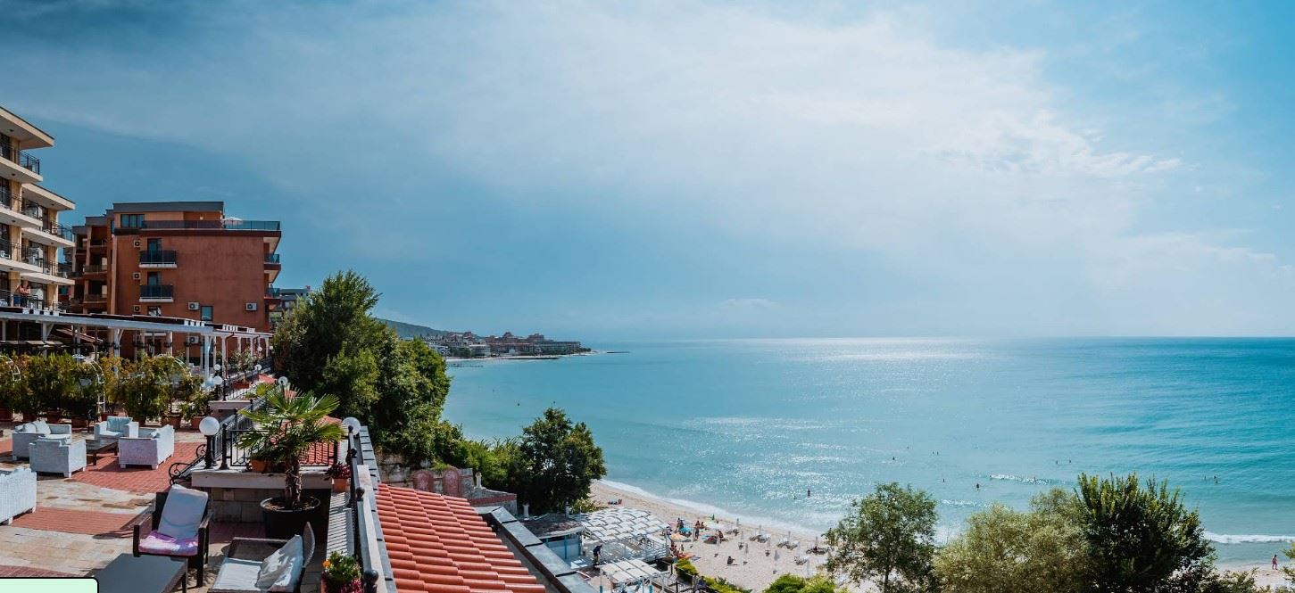 2-Zimmer-Wohnung mit Panoramablick auf das Meer in erster Meereslinie in Sveti Vlas