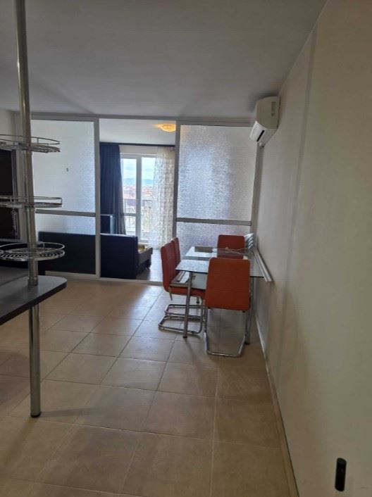 Geräumige Wohnung mit zwei Schlafzimmern und Meerblick in Ravda