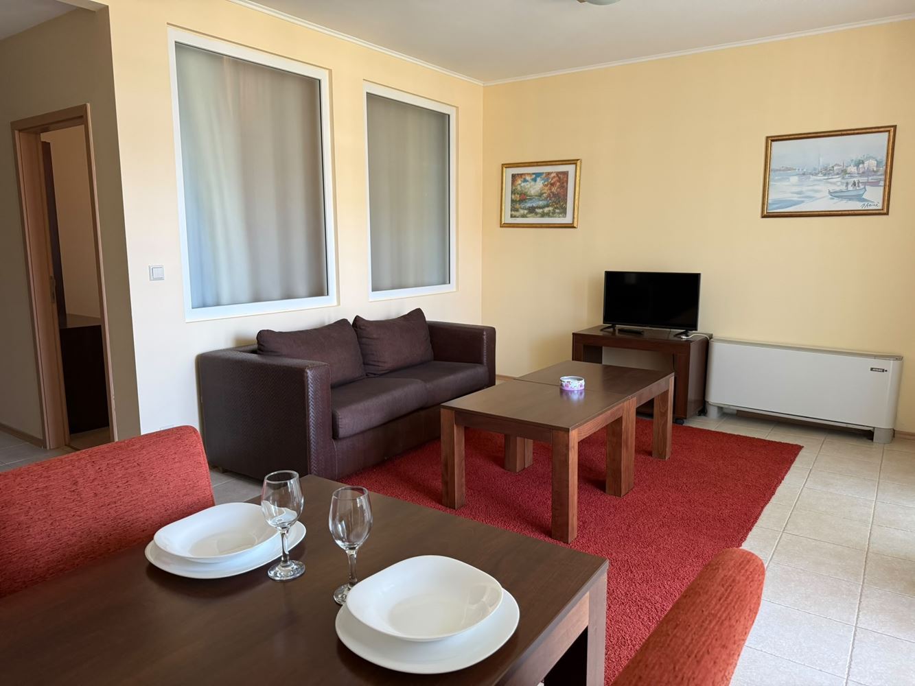 Geräumige Zweizimmerwohnung in erster Meereslinie in Pomorie