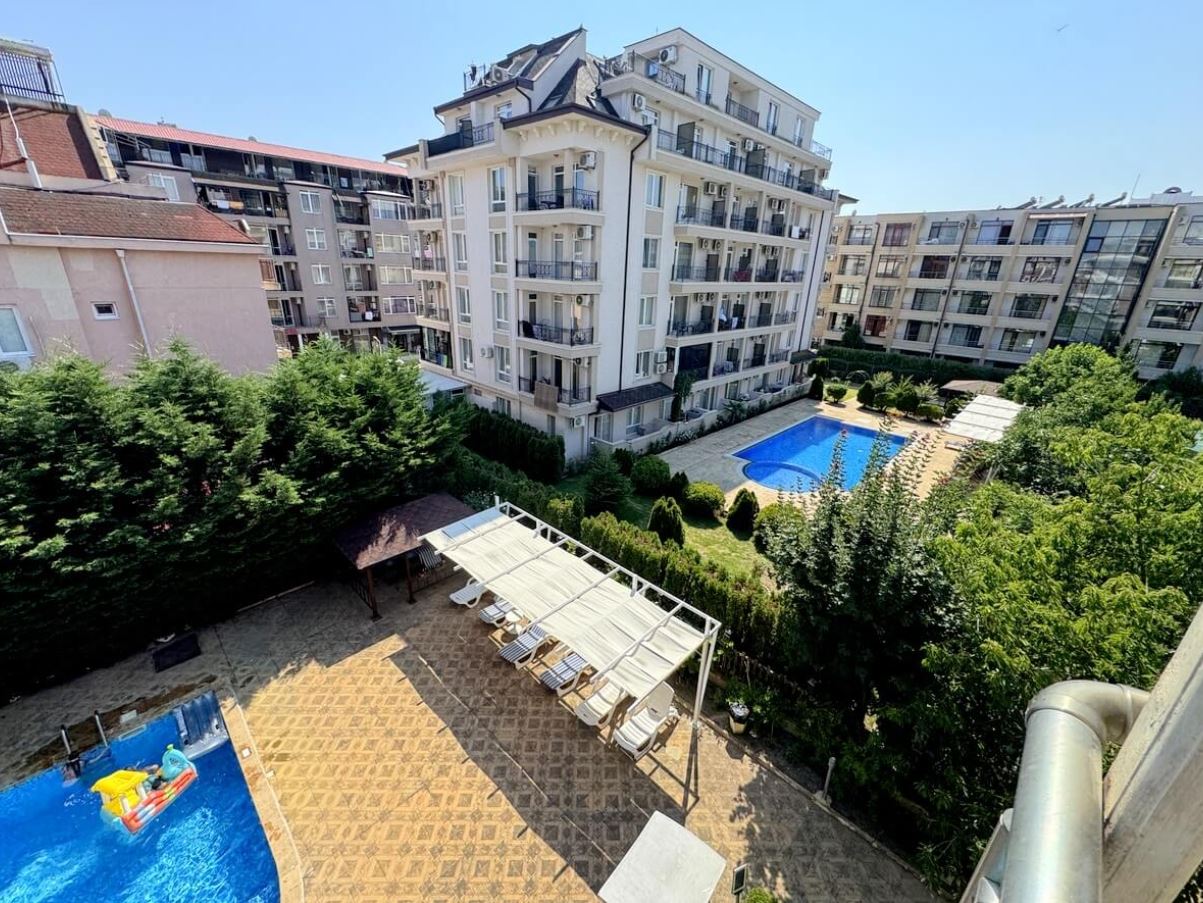 Geräumiges Apartment mit zwei Schlafzimmern in Sonnenstrand – Komfort, Ruhe und eine angenehme Umgebung