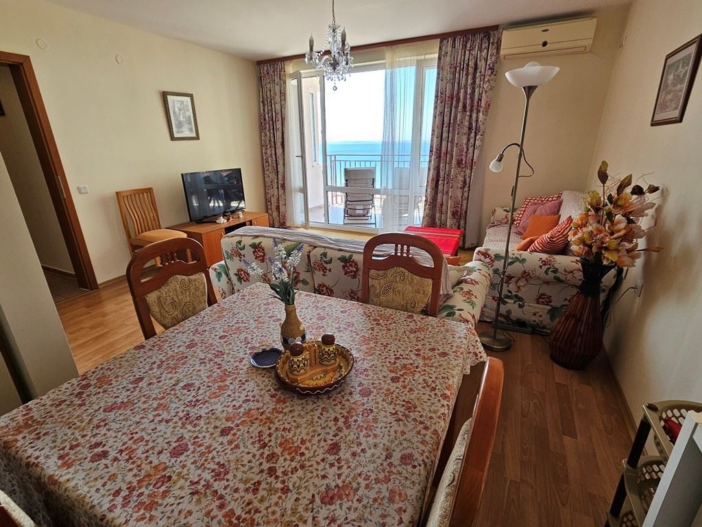 Sveti Vlas, erste Reihe am Meer – 2-Zimmer-Wohnung mit Meerblick