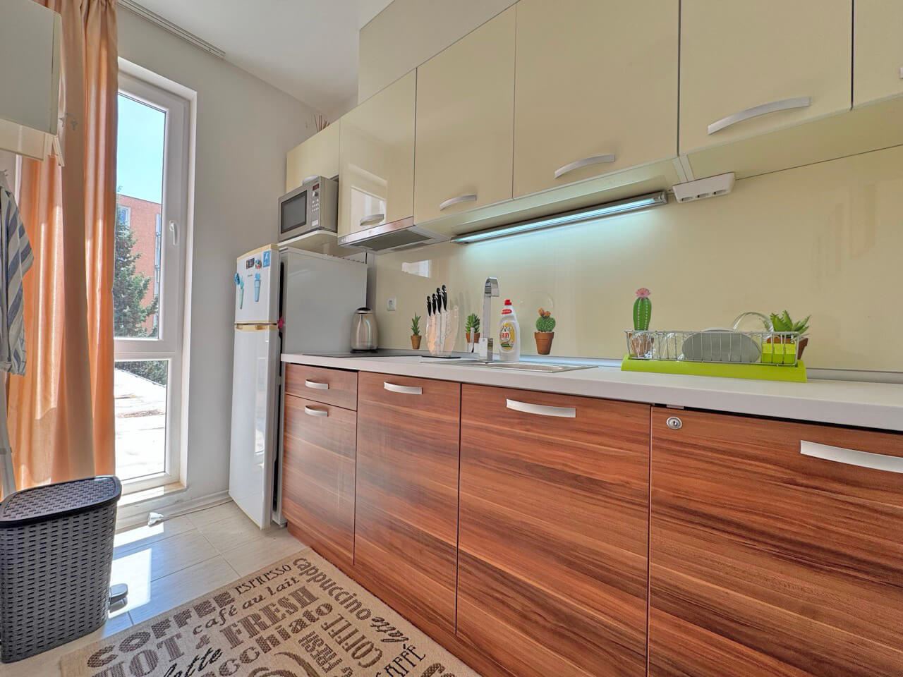 Elegante Zweizimmerwohnung mit Poolblick in einer luxuriösen Anlage in Sonnenstrand