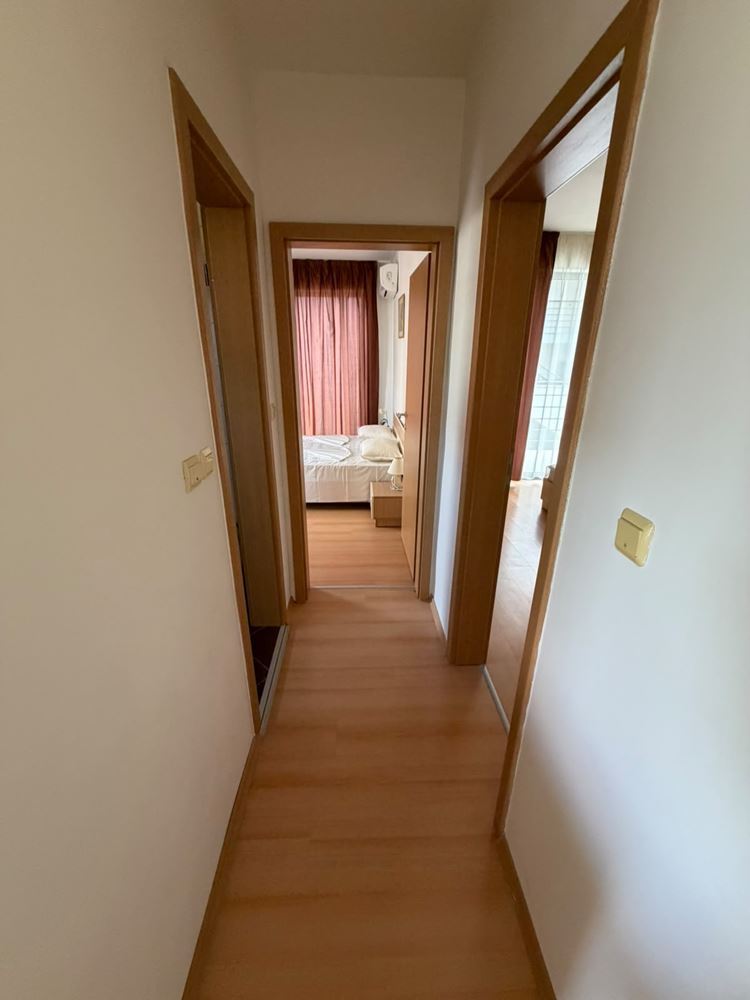 Geräumige Wohnung mit zwei Schlafzimmern mit Meer- und Bergblick in einer schönen geschlossenen Wohnanlage am Meer