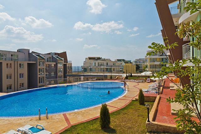 Kleine Zweizimmerwohnung mit direktem Zugang zum Pool – gemütliche Immobilie in einer Wohnanlage mit umfangreicher Infrastruktur nahe Sonnenstrand