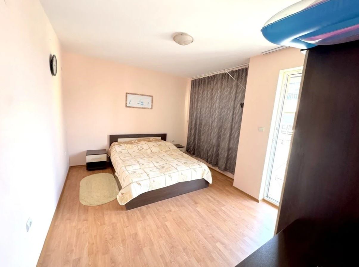 Geräumige Wohnung mit einem Schlafzimmer 200 Meter vom Meer entfernt in Ravda – komfortables Zuhause an der Küste