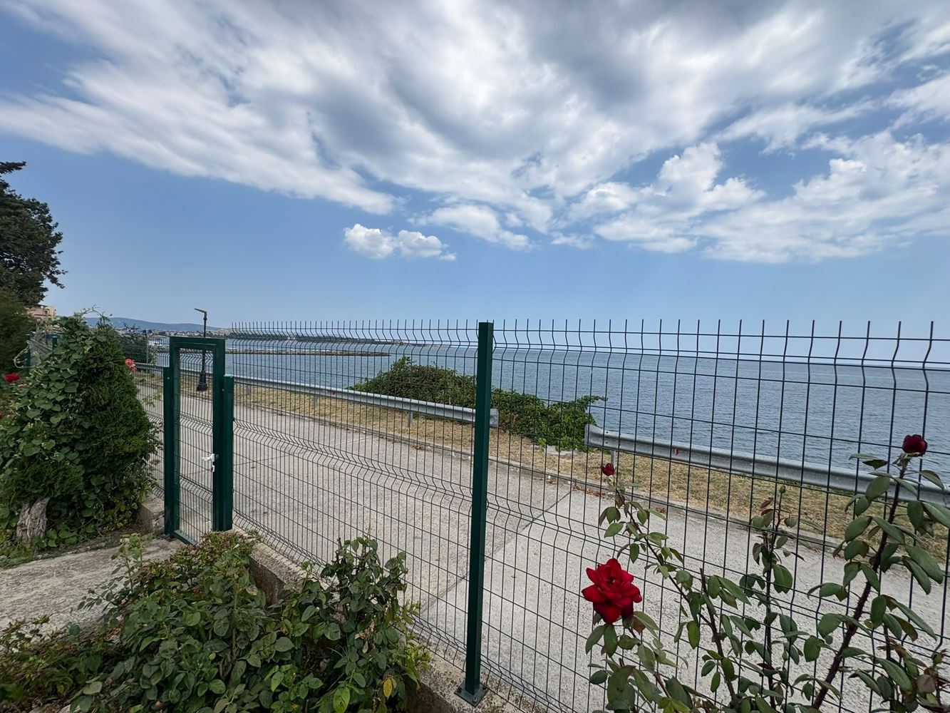 Direkt am Meer in Ravda – Maisonette mit zwei Schlafzimmern, Meerblick und eigenem Stellplatz