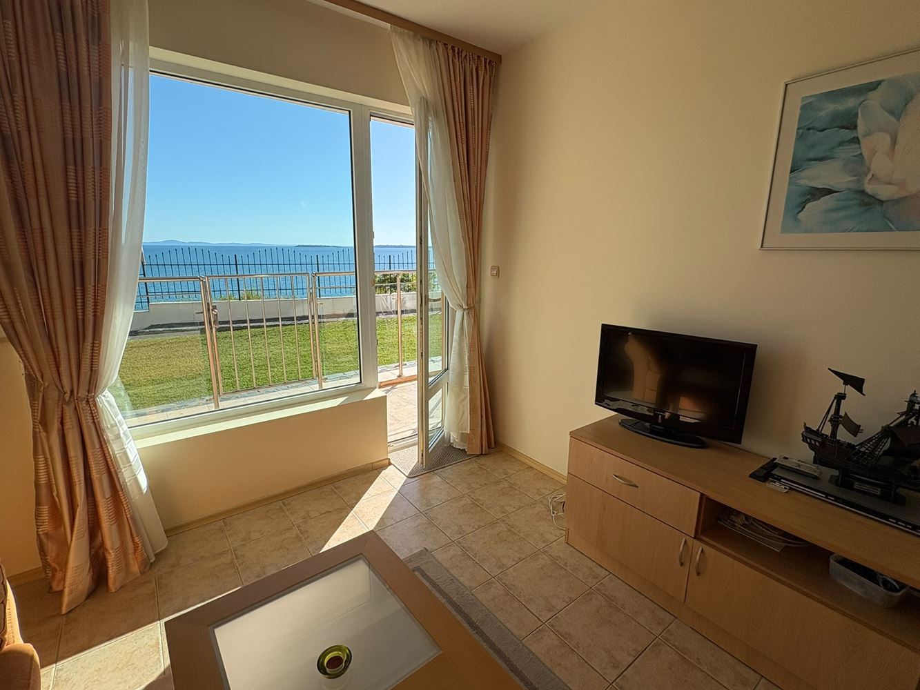 Erste Meereslinie in Sveti Vlas – geräumige Wohnung mit einem Schlafzimmer und Meerblick