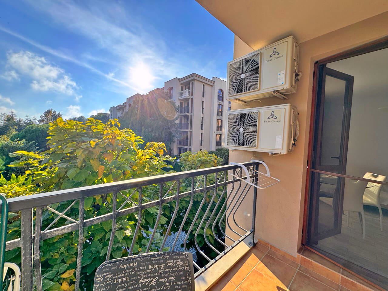 3-Zimmer-Wohnung mit Parkblick in Sonnenstrand – Komfort und hervorragende Annehmlichkeiten
