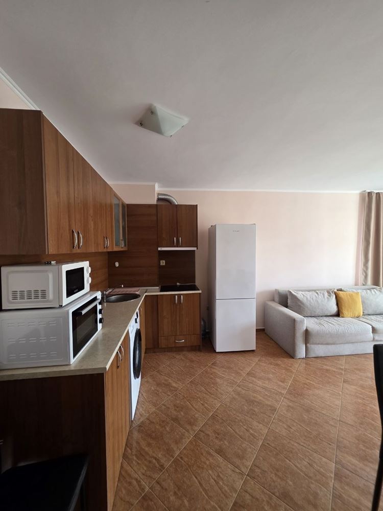 Studio mit Poolblick in Sveti Vlas – eine ausgezeichnete Option für Investition, Wohnen oder Sommerurlaub