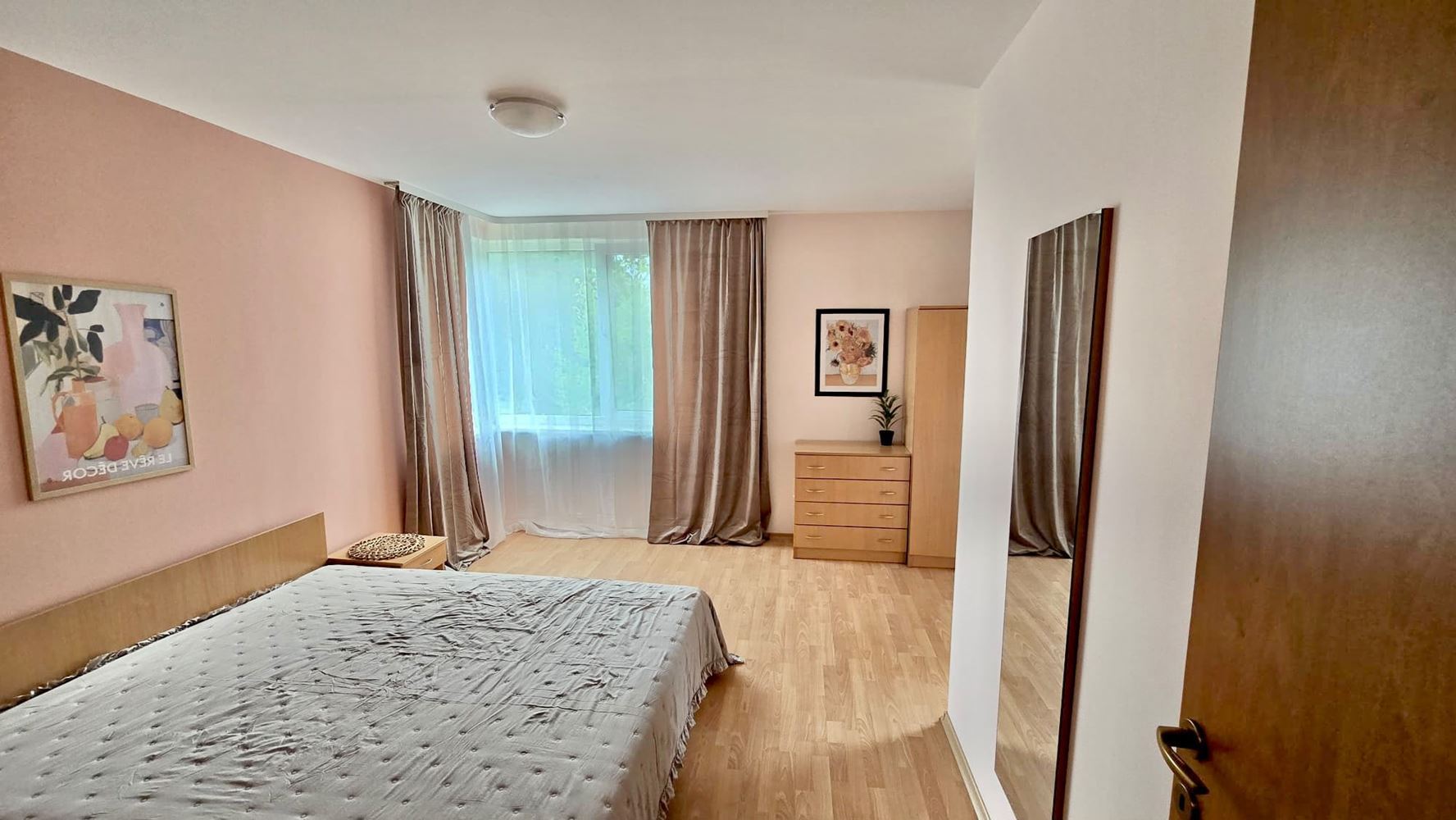 Geräumige 3-Zimmer-Wohnung in Sonnenstrand – voll möbliert und bezugsfertig