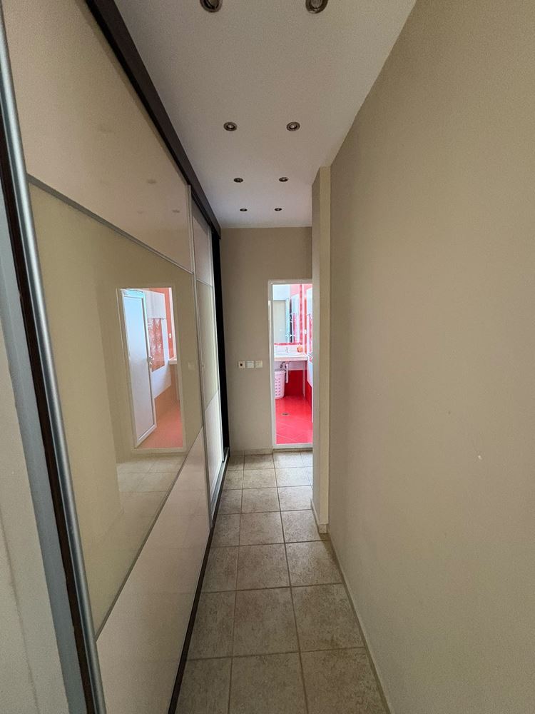 Geräumige Wohnung mit zwei Schlafzimmern in Pomorie – nur 400 Meter vom Meer entfernt