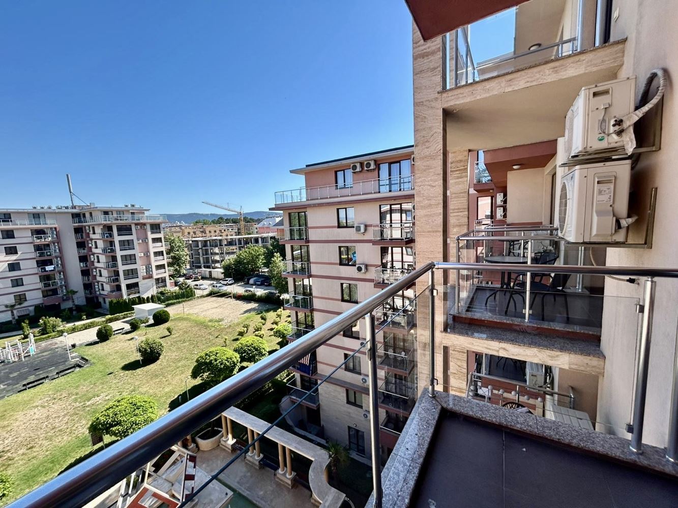 Wohnung mit einem Schlafzimmer und zwei großzügigen Terrassen in Sunny Beach – vollständig möbliert und bezugsfertig