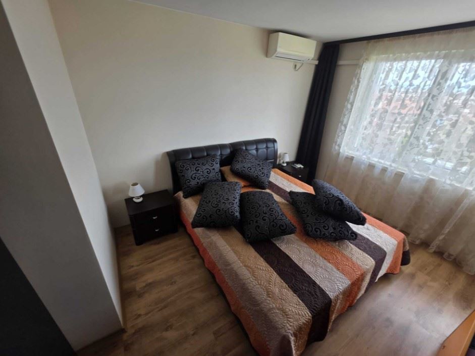Geräumige Wohnung mit zwei Schlafzimmern und Meerblick in Ravda