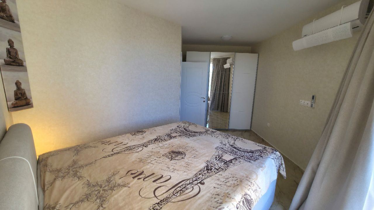 Drei-Zimmer-Wohnung mit zwei Schlafzimmern und großer Panoramaterrasse in einer stilvollen Wohnanlage in Sonnenstrand