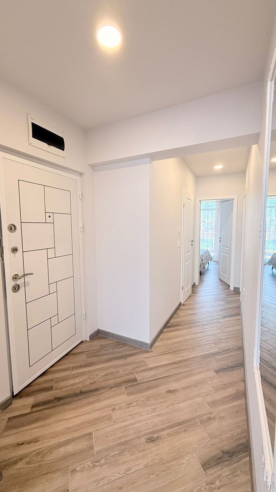 Luxuriöse Wohnung mit drei Schlafzimmern in erster Meereslinie in Ravda – Raum, Prestige und beeindruckendes Meerespanorama