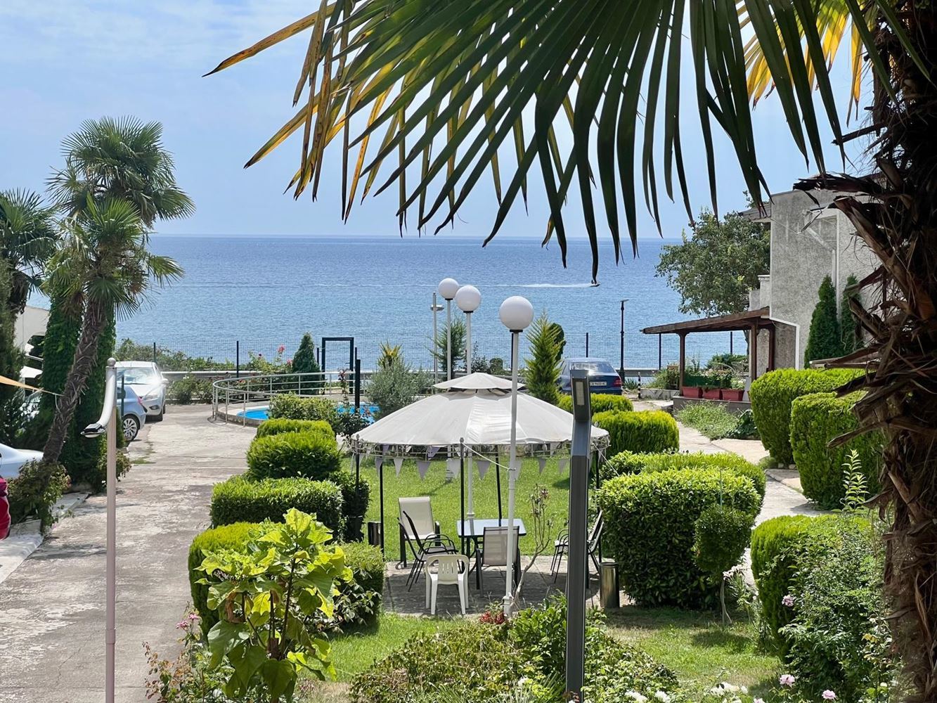 Direkt am Meer in Ravda – Maisonette mit zwei Schlafzimmern, Meerblick und eigenem Stellplatz