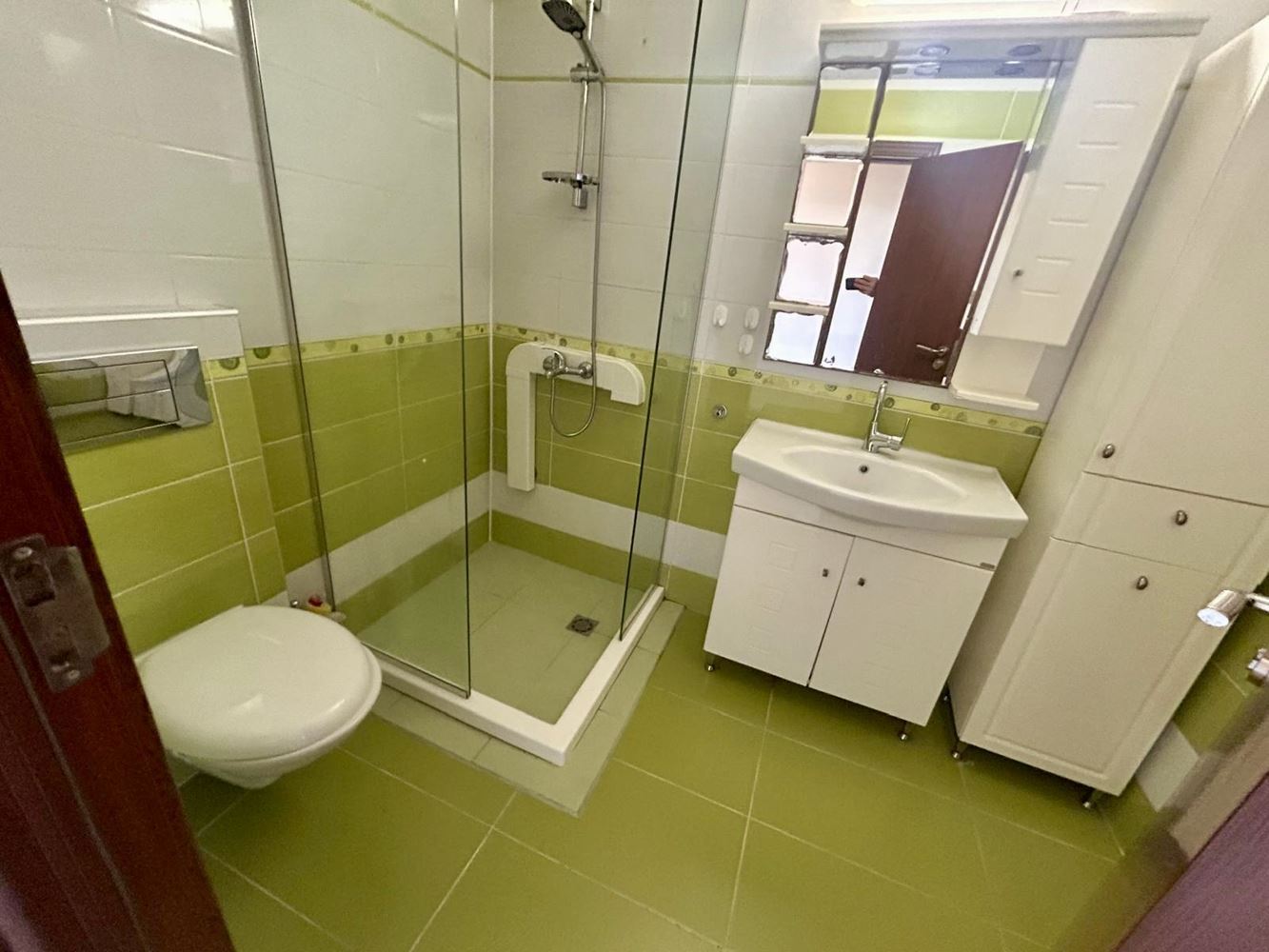 Großzügige 3-Zimmer-Wohnung mit zwei Schlafzimmern in Nessebar – zwei Terrassen und Möglichkeit für ein drittes Schlafzimmer
